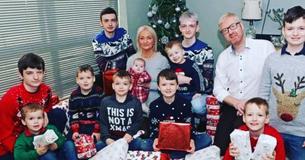 Mom Overjoyed To Birth First Daughter Into Family After Having 10 Consecutive Boys Mom Overjoyed To Birth First Daughter Into Family After Having 10 Consecutive Boys
