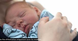 Une grand-mère demande à être payée pour garder son petit-enfant et la mère se sent blessée Une grand-mère demande à être payée pour garder son petit-enfant et la mère se sent blessée