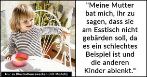 Großmutter ist wütend über taube Enkelin, die beim Abendessen Gebärdensprache verwendet – dies verursacht einen Familienstreit Großmutter ist wütend über taube Enkelin, die beim Abendessen Gebärdensprache verwendet – dies verursacht einen Familienstreit