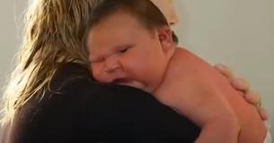 Mãe surpreende hospital após bebê nascer com mais de 5 quilos antes mesmo de completar o período gestacional Mãe surpreende hospital após bebê nascer com mais de 5 quilos antes mesmo de completar o período gestacional