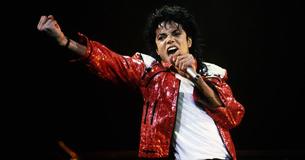 Michael Jackson Shot Down Suggestion He Play An Alien In ‘Men in Black II’ Because He Wanted To Wear The Famous Black Suit Michael Jackson Shot Down Suggestion He Play An Alien In ‘Men in Black II’ Because He Wanted To Wear The Famous Black Suit