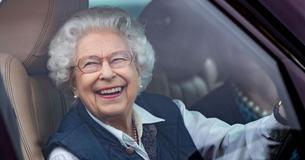 Queen Elizabeth II And 6 Moments Showing Her Humor And Personality, Including Calling Herself ‘Miss Piggy’ Queen Elizabeth II And 6 Moments Showing Her Humor And Personality, Including Calling Herself ‘Miss Piggy’