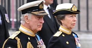Heart-Rending Photos Of The Royal Family Grieving At Queen Elizabeth’s Funeral Heart-Rending Photos Of The Royal Family Grieving At Queen Elizabeth’s Funeral
