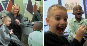 Zwei Freunde planen, der Lehrerin einen Streich zu spielen, indem sie sich die gleichen Frisuren schneiden lassen Zwei Freunde planen, der Lehrerin einen Streich zu spielen, indem sie sich die gleichen Frisuren schneiden lassen