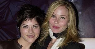 Christina Applegate and Selma Blair Are Fighting Multiple Sclerosis Together Like True Friends Christina Applegate and Selma Blair Are Fighting Multiple Sclerosis Together Like True Friends