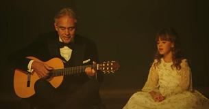 Andrea Bocelli und seine Tochter singen Andrea Bocelli und seine Tochter singen