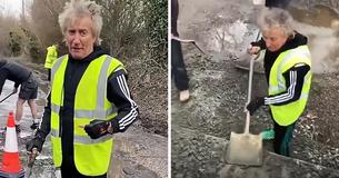 Rod Stewart repariert Schlaglöcher selbst, weil es Rod Stewart repariert Schlaglöcher selbst, weil es