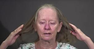 Une femme de 70 ans se débarrasse de ses longs cheveux pour afficher un look de 40 ans Une femme de 70 ans se débarrasse de ses longs cheveux pour afficher un look de 40 ans
