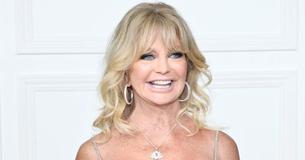 Goldie Hawn’s Youthful Glow At 77 Is All Down To Her No-Nonsense Beauty Regimen & Green Juice Goldie Hawn’s Youthful Glow At 77 Is All Down To Her No-Nonsense Beauty Regimen & Green Juice