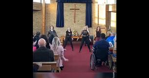 Woman Planned Her Fun Funeral In Advance, Hired Flash Mob To Dance To A Queen Hit Woman Planned Her Fun Funeral In Advance, Hired Flash Mob To Dance To A Queen Hit