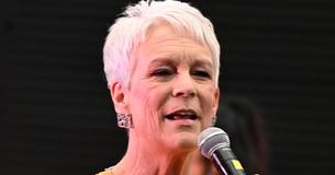 Jamie Lee Curtis Slams Cosmetic Surgery Industry For Leaving ‘Generations Of Women’ Disfigured Jamie Lee Curtis Slams Cosmetic Surgery Industry For Leaving ‘Generations Of Women’ Disfigured