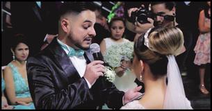 La boda se interrumpe cuando el novio dice que ama a otra persona, y ella está de pie justo detrás de él La boda se interrumpe cuando el novio dice que ama a otra persona, y ella está de pie justo detrás de él