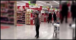 Autistic Boy Starts Singing In A Supermarket, Leaves Shoppers In Awe Autistic Boy Starts Singing In A Supermarket, Leaves Shoppers In Awe