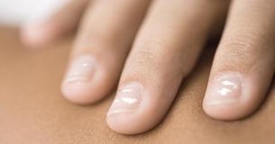 Dotted Nails And Other Bodily Signs That Indicate You Lack Certain Nutrients Dotted Nails And Other Bodily Signs That Indicate You Lack Certain Nutrients