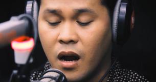 90 Seconds Into Singing 'The Prayer', Man's Voice Suddenly Changes And It Goes Super Viral 90 Seconds Into Singing 'The Prayer', Man's Voice Suddenly Changes And It Goes Super Viral