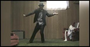 This Man Put On His Suit And Started Dancing, But Has No Clue He’s Recording A Viral Video This Man Put On His Suit And Started Dancing, But Has No Clue He’s Recording A Viral Video
