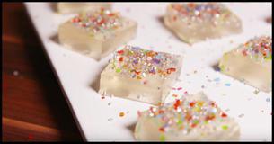 This Champagne Jell-O Shots Recipe Is The Perfect Treat For New Year's Eve This Champagne Jell-O Shots Recipe Is The Perfect Treat For New Year's Eve