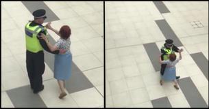 Take A Look At The Heartwarming Moment This Cop Dances With An Elderly Woman In A Shopping Mall Take A Look At The Heartwarming Moment This Cop Dances With An Elderly Woman In A Shopping Mall