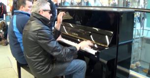 2 Men Spot Elton John's Piano And Decide To Spontaneously Play ‘Boogie Woogie Jam’. Then A Woman Joins Them 2 Men Spot Elton John's Piano And Decide To Spontaneously Play ‘Boogie Woogie Jam’. Then A Woman Joins Them