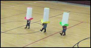 3 Girls Step Onstage In Huge Hats But Their Dance Moves Will Leave You In Stitches 3 Girls Step Onstage In Huge Hats But Their Dance Moves Will Leave You In Stitches