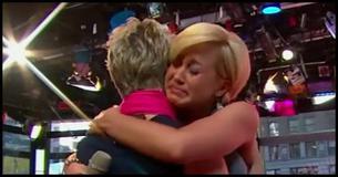 Kellie Pickler Breaks Down In Tears While Singing To Her Cancer-Stricken Best Friend Kellie Pickler Breaks Down In Tears While Singing To Her Cancer-Stricken Best Friend