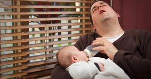Diese 27 Lustigen Väter Bestätigen, Dass Man Sie Niemals Alleine Mit Babys Lassen Sollte Diese 27 Lustigen Väter Bestätigen, Dass Man Sie Niemals Alleine Mit Babys Lassen Sollte
