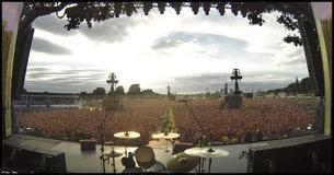 Watch As This Crowd Of 65,000 Sings ‘Bohemian Rhapsody’ Flawlessly While Waiting For A Concert Watch As This Crowd Of 65,000 Sings ‘Bohemian Rhapsody’ Flawlessly While Waiting For A Concert