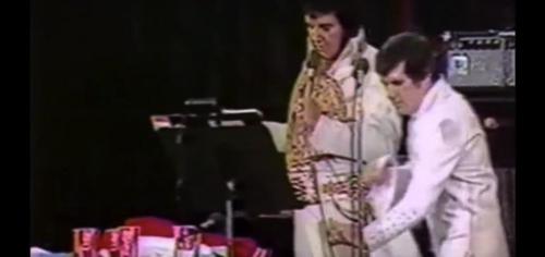 La dernière représentation d'Elvis n'a pas été vue jusqu'à présent: écoute la charmante chanson ici ! (vidéo) By Apost.com 6a917bef29a7dd00bd7776f79626d5f2_500x1