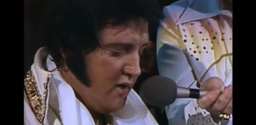 La dernière représentation d'Elvis n'a pas été vue jusqu'à présent: écoute la charmante chanson ici ! (vidéo) By Apost.com E8cfac832c04c5ac01e22a382dd99073_500x1