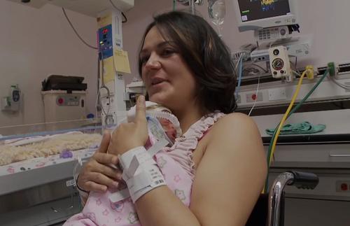 Mom Goes Into Labor For The Third Time And After The First Arrives ...