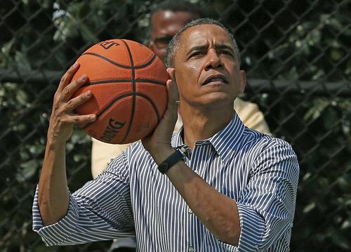 Obama's high school basketball jersey sells for $120,000 - Los