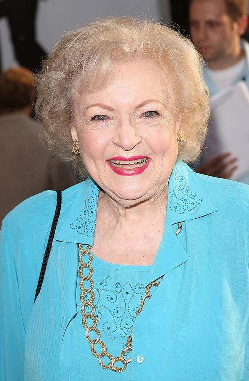 At 99 Years Old Betty White Lives In A Luxurious California Mansion