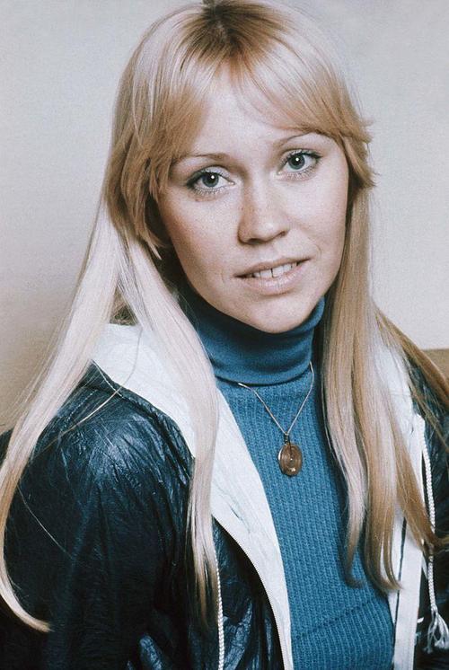 ABBA:s Agnetha är 74 år gammal och ser fantastisk ut idag