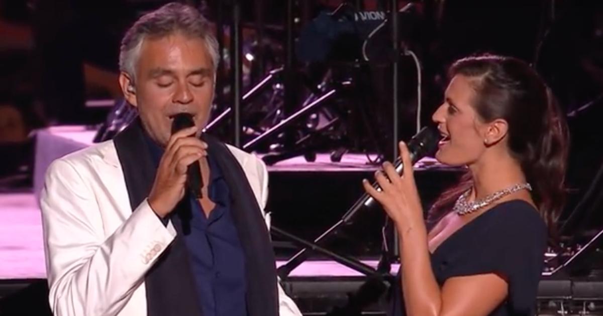Andrea Bocelli singt mit seiner reizender Frau wunderschönes Duett so himmlisch, dass das